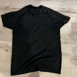 Lululemon workout top